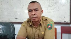 Kepala SMAN 7 AMbon Willem Rumangun