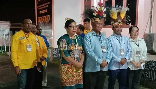 Paslon Masrkus Jimmy Daftar KPU Biak