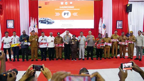 Pj Gub PT Launching Plat nomor PT4