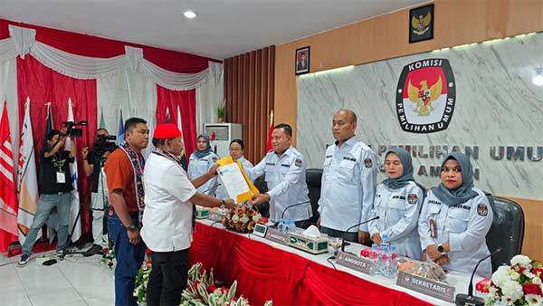 Salampessy Luhukay Daftar KPU Ambon