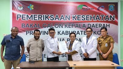 Penyerahan Hasil Pemeriksaan Kesehatan lima bakal calon Gubernur dan Wakil Gubernur PBD di RSUD Sele Be Solu (Foto : KENN