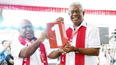Paslon Johannes Rettob - Emanuel Kemong mendapat nomor urut satu sebagai peserta Pilkada Mimika 2024 / Foto : Marcel