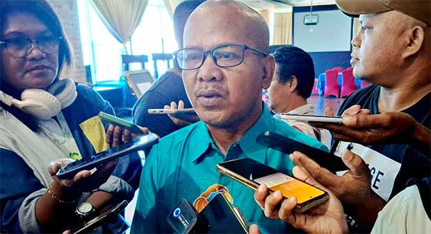 Ketua Bawaslu Papua Hardin Halidin