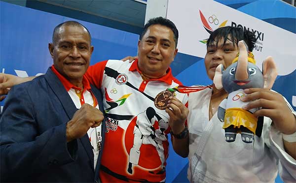 Moses Manuputty Juara Tiga PON XXI 2