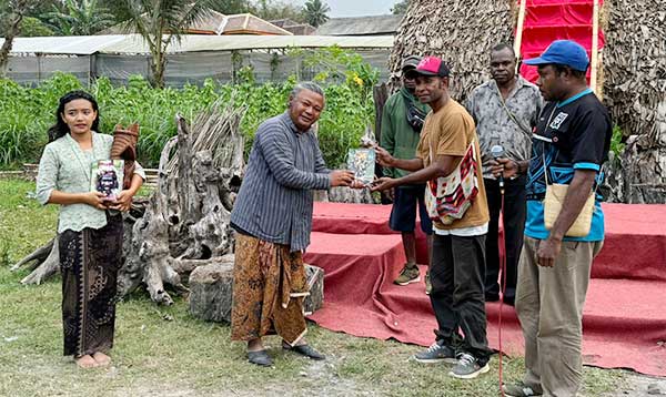 PTFI Seniman Kamoro Lawatan ke Jateng