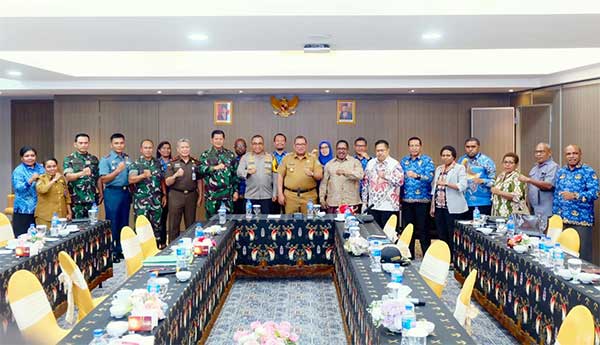 Pangkoarmada III Hadir Rapat DESK Pilkada3