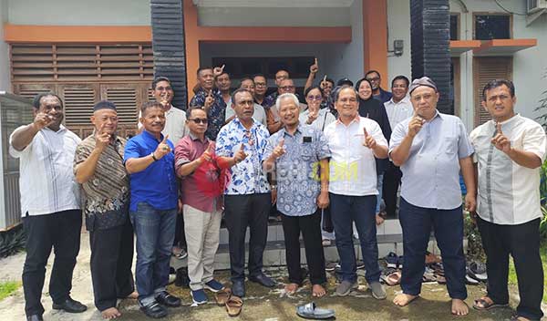 AFU Silaturahmi di Kediaman Ketua IKASWARA PBD, ARUS Mohon Doa Restu 2 AFU Silaturahmi di Ketua IKASWARA PBD2