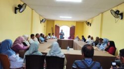 Pertemuan KKST Provinsi Papua Barat Daya dengan Calon Gubernur Papua Barat Daya Nomor Urut 1 Abdul Faris Umlati disalah satu ruko di Pasar Bersama Kota Sorong, PBD, Rabu (23/10/2024).(Foto : KENN)