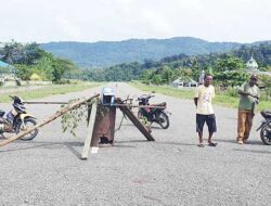 Tokoh Agama di Kasonaweja Ramai-ramai Palang Bandara, Ternyata Ini Pemicunya