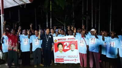 Kunjungi Rumah Juang, Masyarakat Kampung Mawesmukti Sepakat Menangkan Yanni-Jemmi