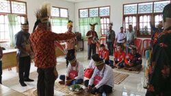 Awali Kampanye di Wilayah Adat Saireri, BTM-YB Jalani Ritual Ini