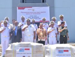 Kas Koarmada III Dampingi Dubes RI Serahkan Bantuan Obat-obatan Untuk Fiji