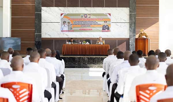 Buka Diklatsar Satpol PP 2024, Ini Pesan Pj Gubernur Papua Tengah ke Peserta 1 IMG 20241105 WA0055