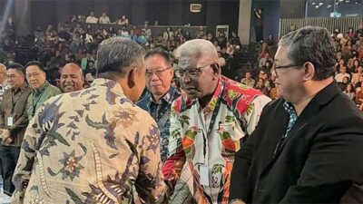 Calon Bupati Mimika Johannes Rettob bertemu Ketua MPR RI Ahmad Muzani yang membuka seminar Nation Building Conference (NBC) 2024 / Foto : Ist