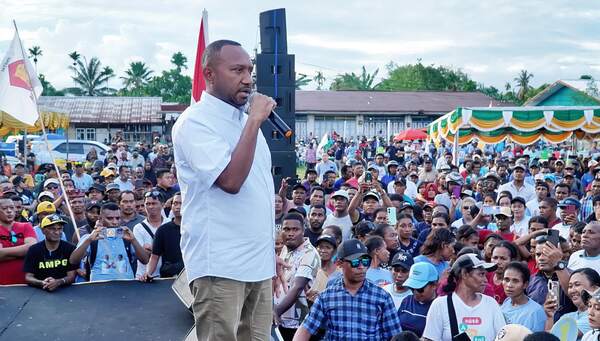 Kampanye akbar pasangan calon Bupati dan Wakil Bupati Biak Numfor nomor urut 1, Markus Mansnembra - Jimmy Carter Rumbarar Kapissa di Distrik Biak Kota, Kabupaten Biak Numfor, Papua, Rabu (20/11/2024) / Foto: Tim Media Publikasi dan Humas Markus dan Jimmy