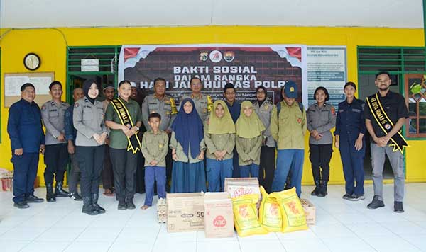 Kabid Humas Kunjungi Panti Asuhan di Kota Jayapura