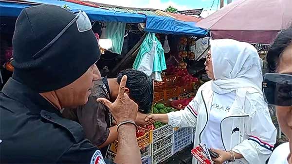 Paslon BETA Kampanye Simpatik ke Bbrp Pasar3