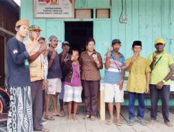 Kunjungi Rumah Juang, Warga Tamar Sari Doakan Yanni-Jemmi Menang Pilkada Sarmi