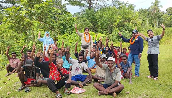 Paslon Yanni Jemmi Buka Isolasi Sarmi