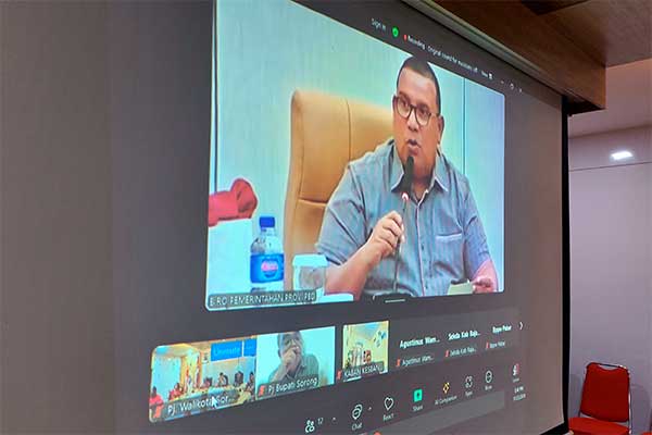 Pj Wali Kota Sorong Hadiri Rapat Bahas Persiapan Penyelenggaraan Pilkada se-PBD 2 Pemkot Sorong Rapat DESK Pilkada Serentak 2024 2