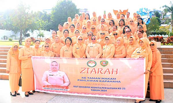 DWP Maluku Ziara TMP Ambon HUT ke 25