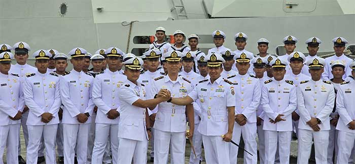 Dansatkak Pimpin Sertijab Dan KRI Kapak 625 3