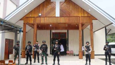 TNI-POLRI Amankan Ibadah Malam Kudus di Gereja GKI Bethel dan St. Petrus Mulia