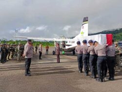 Kapolres Yalimo Pimpin Pelepasan Jenazah Brigpol Anumerta Iqbal Anwar Arif
