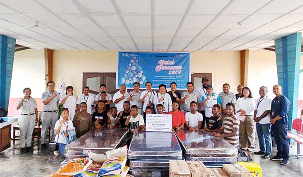 PTFI Berbagi Kasih Natal 3 Pasnti Asuhan di JPR