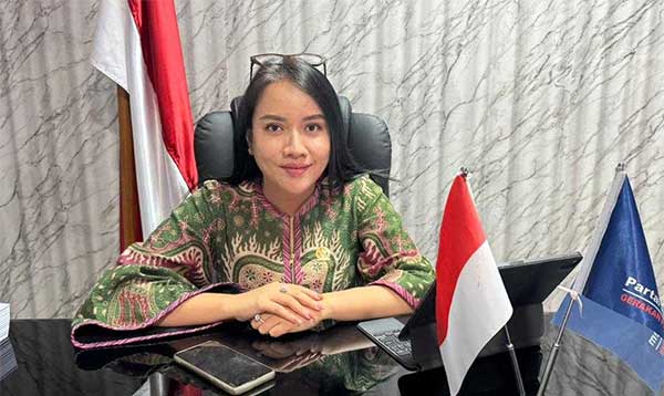 Rimaniar J. Hetharia Legislator DPRD Maluku