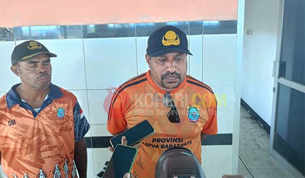 DKP2B-Satpol PP PBD Musnahkan Makanan Siap Saji Kedaluwarsa, Segini Totalnya 3 DKP2B Satpol PP PBD Musnahkan Mknan Siap Saji Kedaluwarsa3