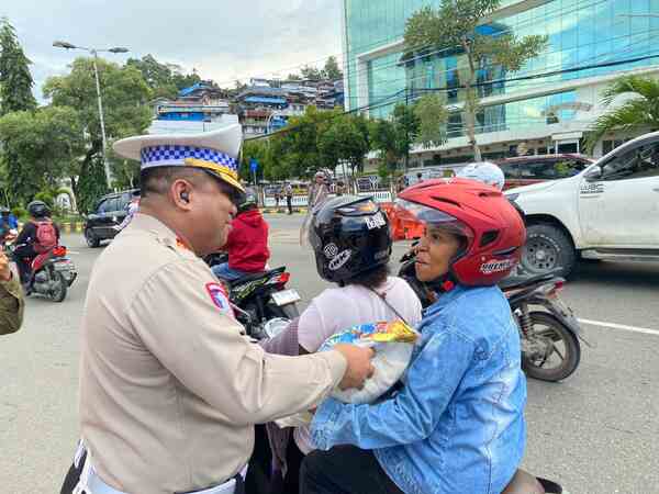 Polda Papua Gelar Ops Keselamatan Cartenz 2025, Tingkatkan Kesadaran Lalu lintas 2 IMG 20250211 WA0027