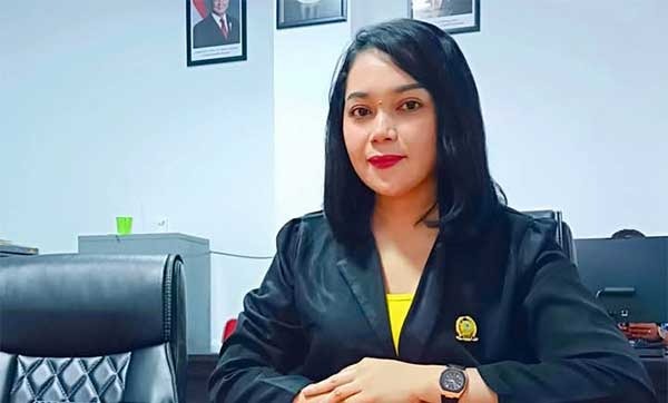 Wakil Ketua Komisi II DPRD Kota Ambon Dessy K Hallauw, SH, MH / Foto : Ist