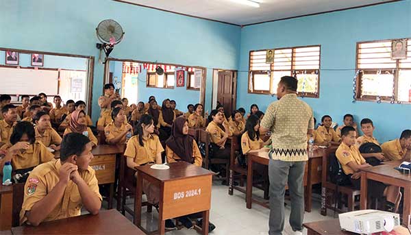 LBH Masuk Sekolah Lanjut Penyuluhan Hukum “BULLYING” di SMPN 1 Biak Kota 2 LBH KYADAWUN MASUK SKLH SMPN 1 Biak Kota2