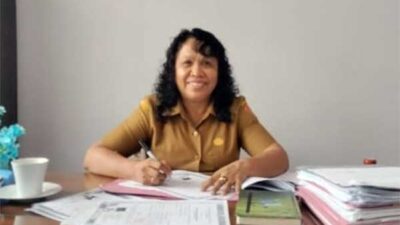 Rachel Dadiara Kepala SMPN 15 Ambon