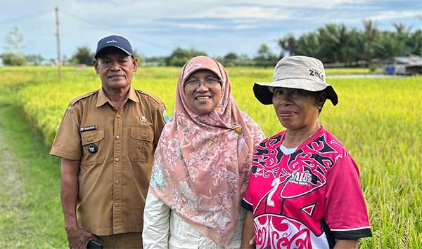 Legislator RI Ini Pastikan Siap Perjuangkan Aspirasi Petani Lokal di Desa Waipirit 2 Saadiah Uluputty Petani Lokal Waipirit2