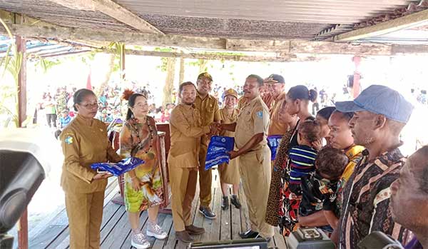 Dinkes Biak Bagi2 Kelambu