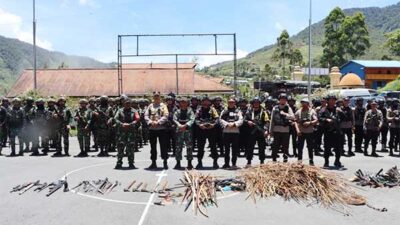 Ribuan Alat Perang Kembali Diamankan Personel Gabungan TNI-Polri di Puncak Jaya