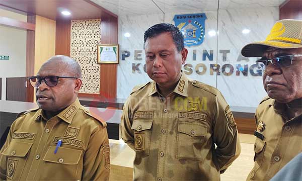 Wali Kota Sorong S Lobat