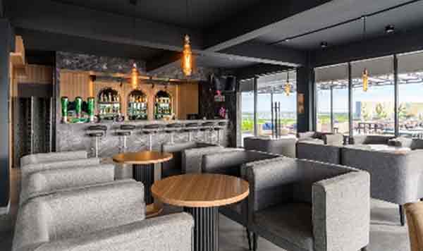 Hadirkan Sensasi Berbeda ! ASTON Gelar “Let’s Glowing Crazy”, Pertama Kali di Kota Sorong 4 ASTON3