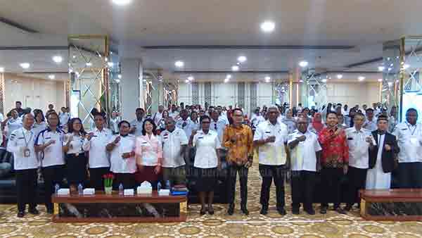 Catatan Kritis Bupati Mimika: e-Katalog Versi 6.0 Tekan Praktik Korupsi di Daerah 2 Bupati JR e Katalog versi 6.0 2