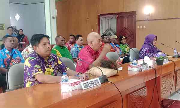 DPRK Biak Konsults Publik Raperda Kampung3