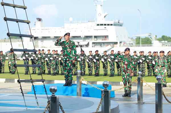 Inspektur Koarmada III Pimpin Upacara 17-an, Tegaskan Integritas-Disiplin Prajurit TNI 1 IMG 20250417 WA0013