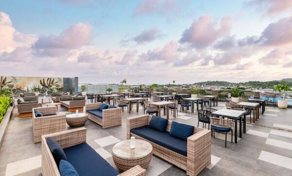 Tampilan 360 Sky Lounge / Foto : ASTON Sorong