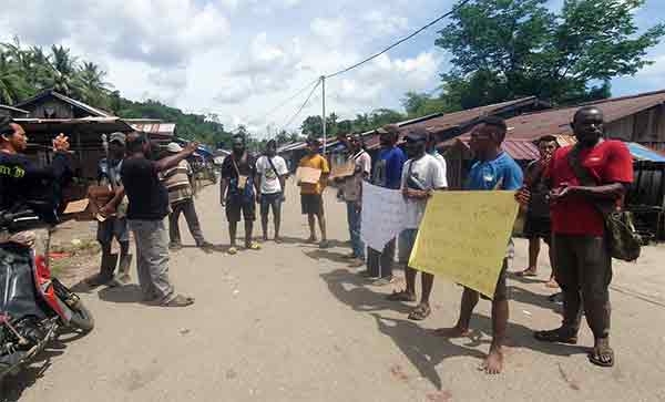 Kesbangpol Mambraya Aksi Demo