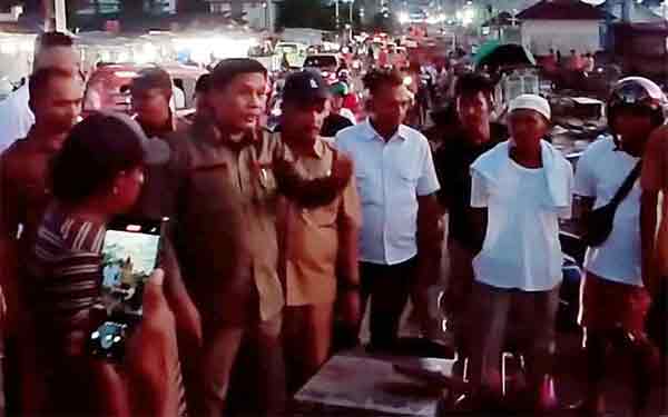 Walkot BW Penertiba Pasar Mardika Ambon