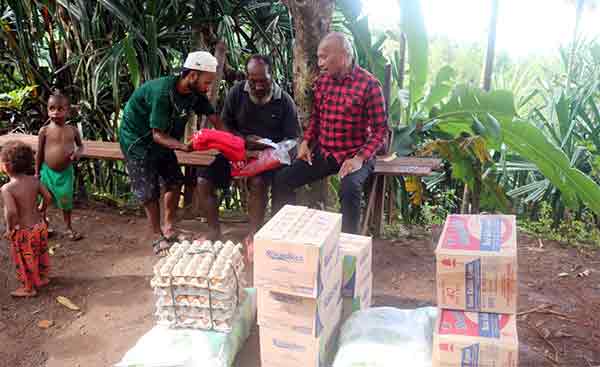 BTM Peduli Sesama, Sambangi Rumah Warga di Perbukitan Jayapura 3 BTM Kunjungi Boni Murib3