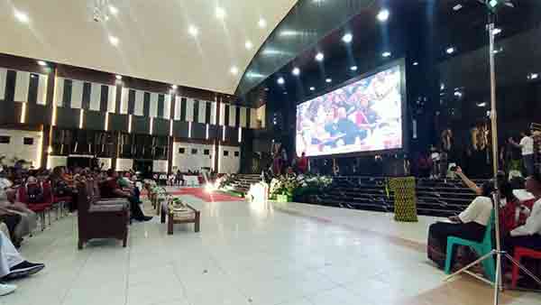 Bupati JR Ibadah Syukur Warga NTT