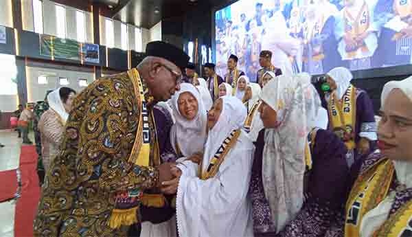 Lepas 149 CJH Mimika ke Tanah Suci, Bupati Rettob Titip Pesan dan Harapannya 2 Bupati JR Pelapasan CJH ke Tanah Suci