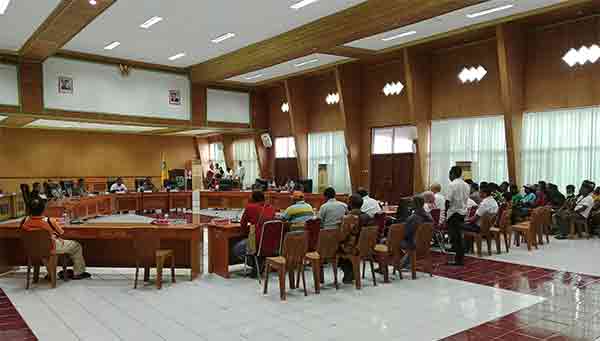 DPRK Biak Komisi II Laporan Kp Sundey2
